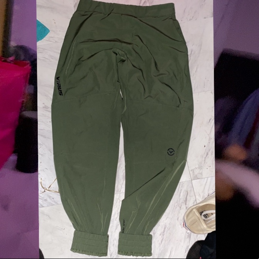 Virus quick dry joggers😍